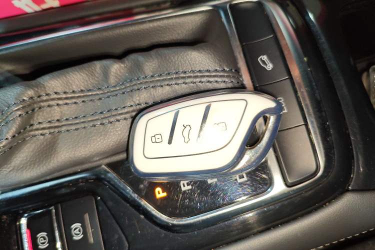 Used Roewe RX3 2020 1.6L CVT 4G Connected Ultra-Cool Flagship Edition Vehicle Key