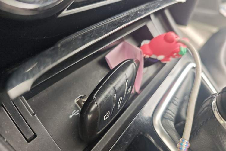 Used Roewe RX3 2020 1.6L CVT 4G Connected Ultra-Fun Elite Edition Vehicle Key