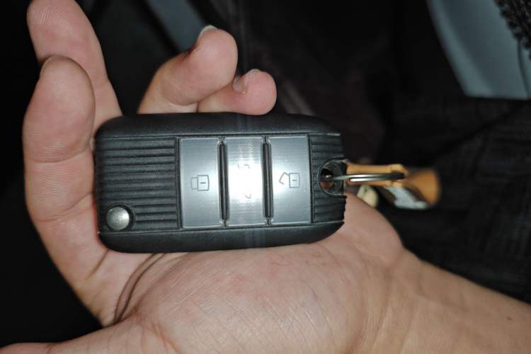 Used Roewe RX3 2020 1.6L Manual 4G Connect Super-Fresh Elite Edition Vehicle Key
