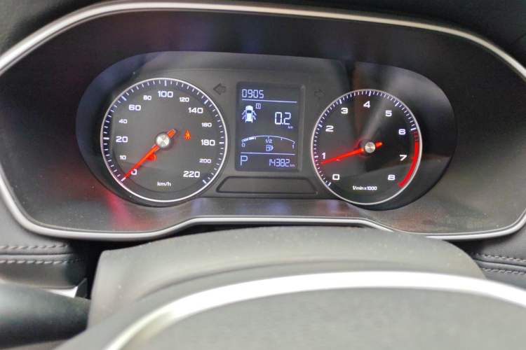 Used Roewe RX3 2020 1.6L CVT 4G Connected Ultra-Cool Flagship Edition Odometer Close Up