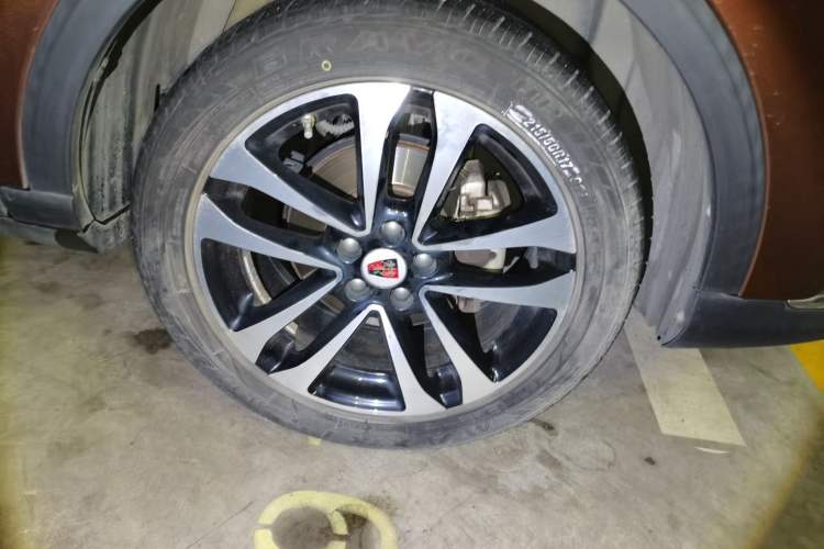 Used Roewe RX3 2020 1.6L CVT 4G Connected Ultra-Cool Flagship Edition Right Front Wheel Hub