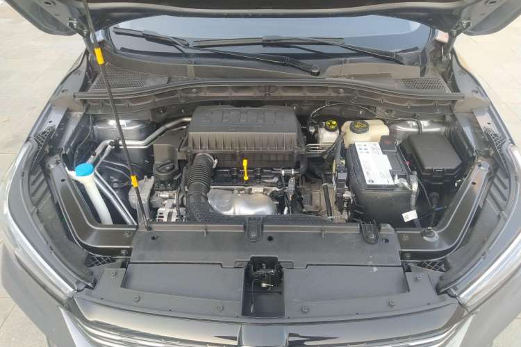 Used Roewe RX3 2021 PRO 1.6L CVT Flagship Model Engine Bay