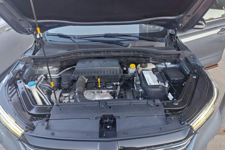 Used Roewe RX3 2021 PRO 1.6L CVT Elite Model Engine Bay