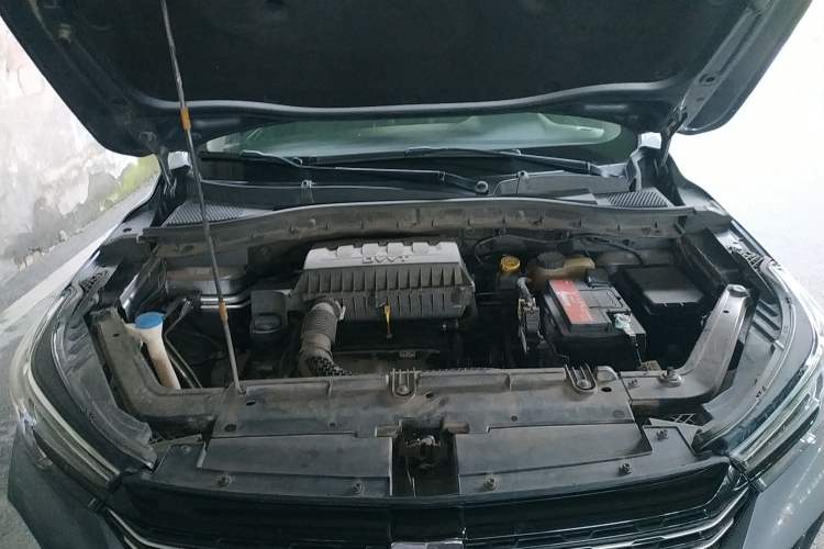 Used Roewe RX3 2021 PRO 1.6L Manual Flagship Model Engine Bay