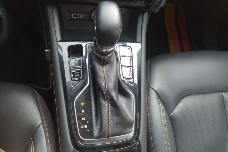 Used Roewe RX3 2021 PRO 1.6L CVT Flagship Model Gear Lever