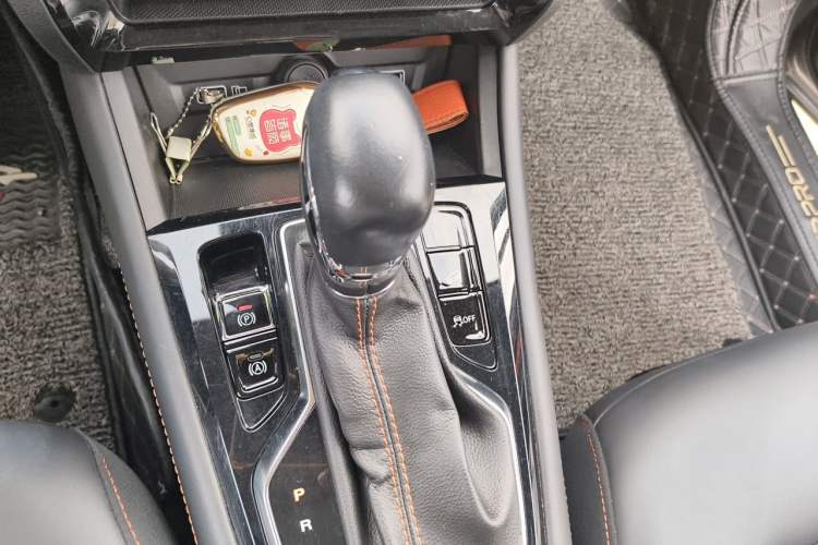 Used Roewe RX3 2021 PRO 1.6L CVT Flagship Model Gear Lever