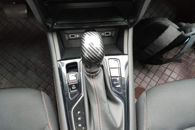 Used Roewe RX3 2021 PRO 1.6L CVT Elite Model Gear Lever