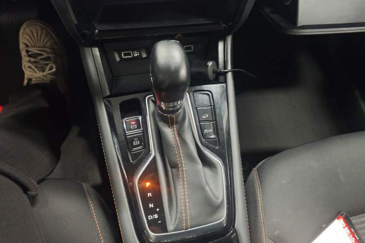 Used Roewe RX3 2021 PRO 1.6L CVT Elite Model Gear Lever