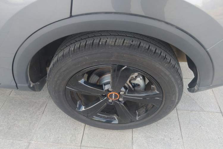 Used Roewe RX3 2021 PRO 1.6L CVT Flagship Model Left Rear Wheel Hub