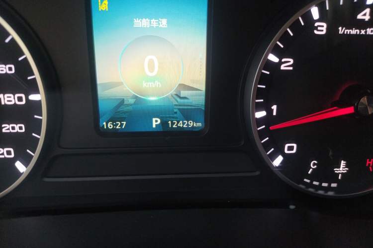 Used Roewe RX3 2021 PRO 1.6L CVT Flagship Model Odometer Close Up