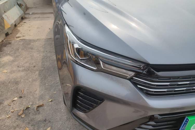 Used Roewe RX3 2021 PRO 1.6L CVT Elite Model Right Front Headlight