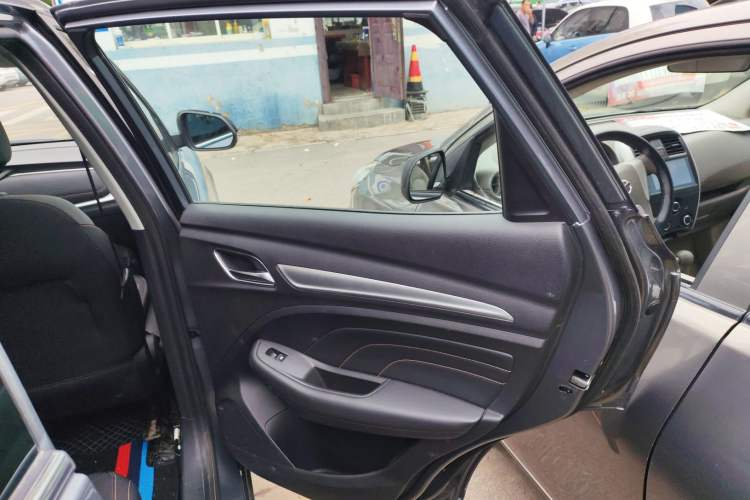 Used Roewe RX3 2021 PRO 1.6L CVT Elite Model Right Rear Door Interior