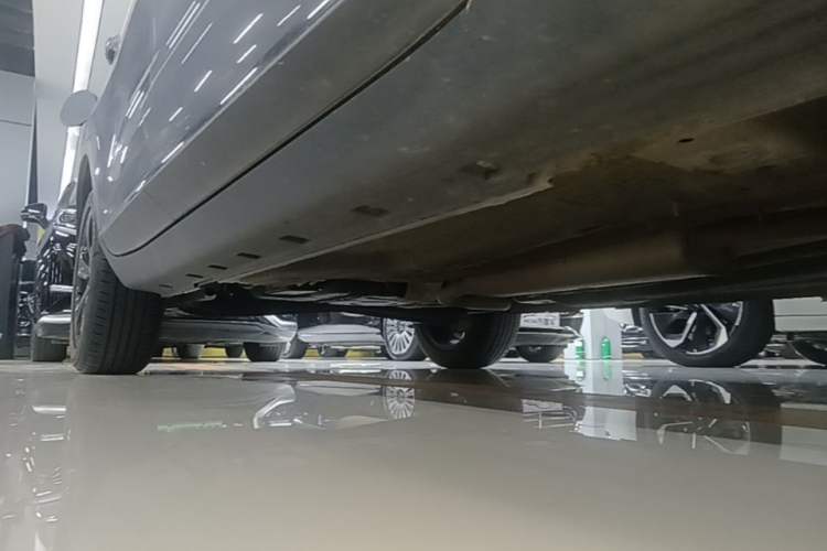 Used Roewe RX3 2021 PRO 1.6L CVT Elite Model Right Side Sill