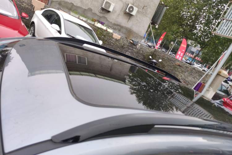 Used Roewe RX3 2021 PRO 1.6L CVT Elite Model Roof