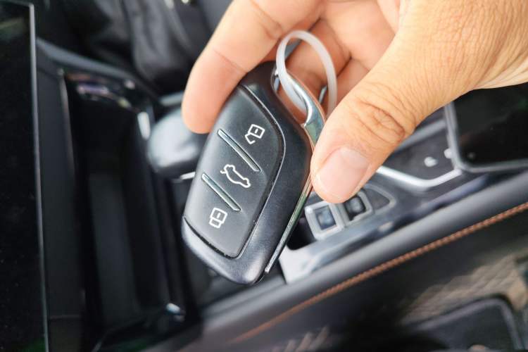 Used Roewe RX3 2021 PRO 1.6L CVT Elite Model Vehicle Key