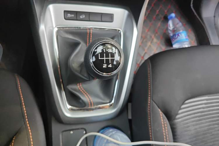 Used Roewe RX3 2021 PRO 1.6L Manual Flagship Model Gear Lever