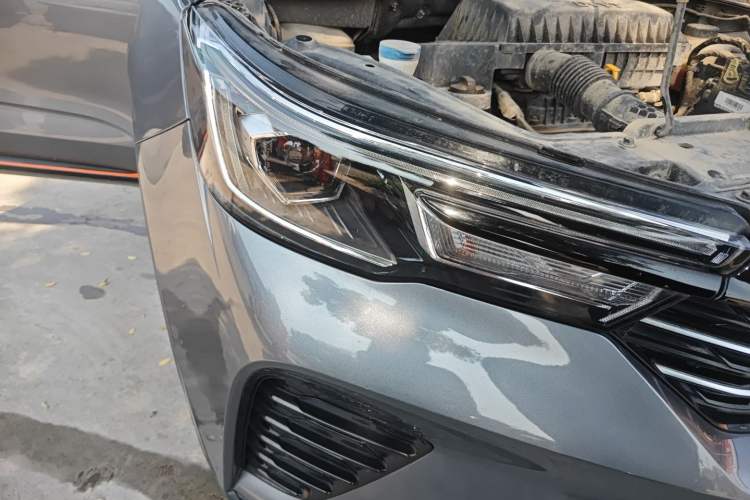 Used Roewe RX3 2021 PRO 1.6L Manual Flagship Model Right Front Headlight