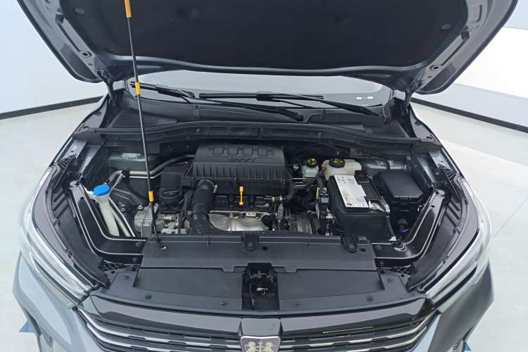Used Roewe RX3 2021 PRO 1.6L CVT Elite Model Engine Bay