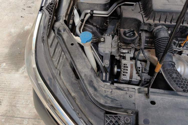 Used Roewe RX3 2021 PRO 1.6L CVT Elite Model Engine Bay Right