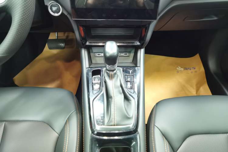 Used Roewe RX3 2021 PRO 1.6L CVT Flagship Model Gear Lever