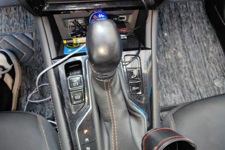 Used Roewe RX3 2021 PRO 1.6L CVT Elite Model Gear Lever