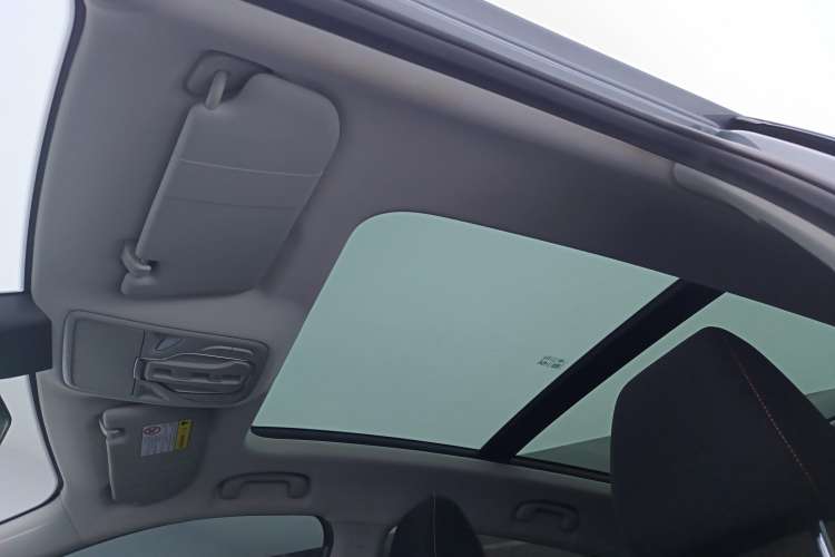 Used Roewe RX3 2021 PRO 1.6L CVT Elite Model Headliner