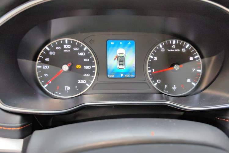 Used Roewe RX3 2021 PRO 1.6L CVT Elite Model Odometer Close Up