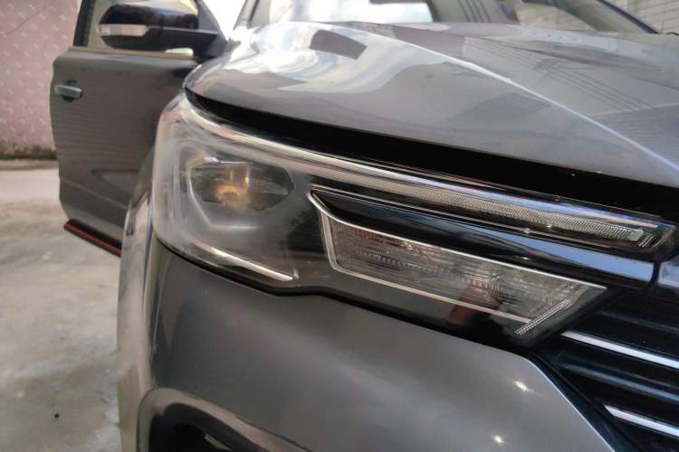 Used Roewe RX3 2021 PRO 1.6L CVT Elite Model Right Front Headlight