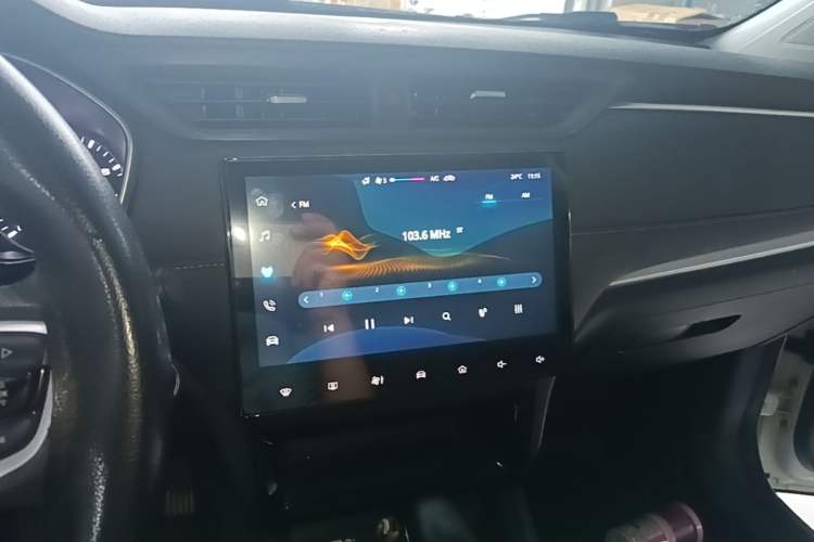 Used Roewe RX3 2021 PRO 1.6L CVT Elite Model Audio And AC Panel