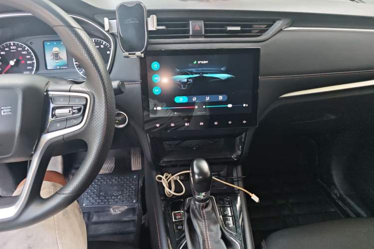 Used Roewe RX3 2021 PRO 1.6L CVT Elite Model Audio And AC Panel