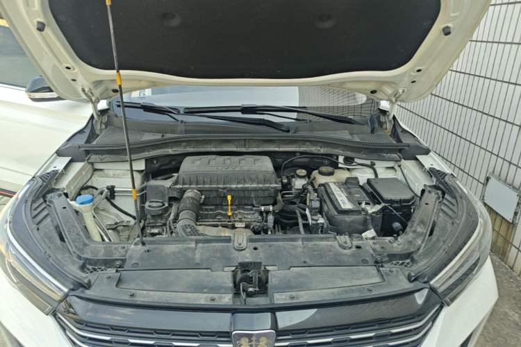 Used Roewe RX3 2021 PRO 1.6L CVT Elite Model Engine Bay