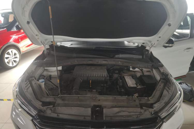 Used Roewe RX3 2021 PRO 1.6L CVT Flagship Model Engine Bay