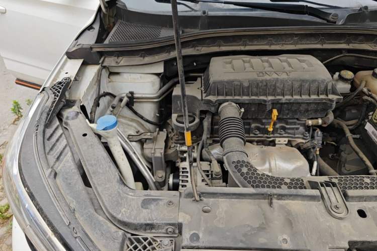 Used Roewe RX3 2021 PRO 1.6L Manual Flagship Model Engine Bay Right
