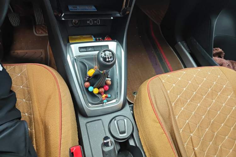 Used Roewe RX3 2021 PRO 1.6L Manual Flagship Model Gear Lever