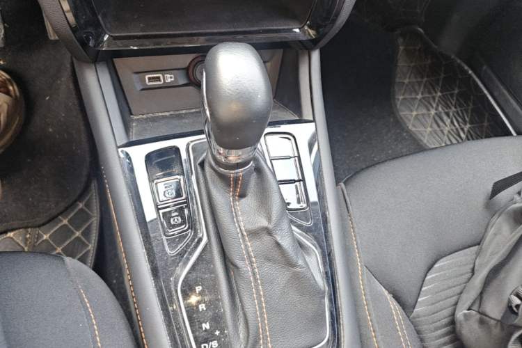 Used Roewe RX3 2021 PRO 1.6L CVT Elite Model Gear Lever