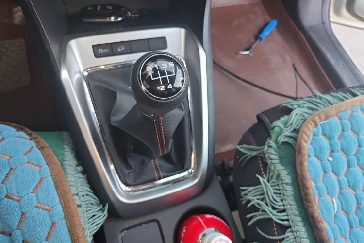 Used Roewe RX3 2021 PRO 1.6L Manual Flagship Model Gear Lever