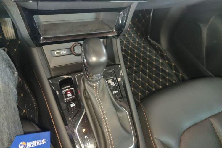 Used Roewe RX3 2021 PRO 1.6L CVT Flagship Model Gear Lever