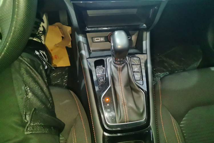 Used Roewe RX3 2021 PRO 1.6L CVT Elite Model Gear Lever