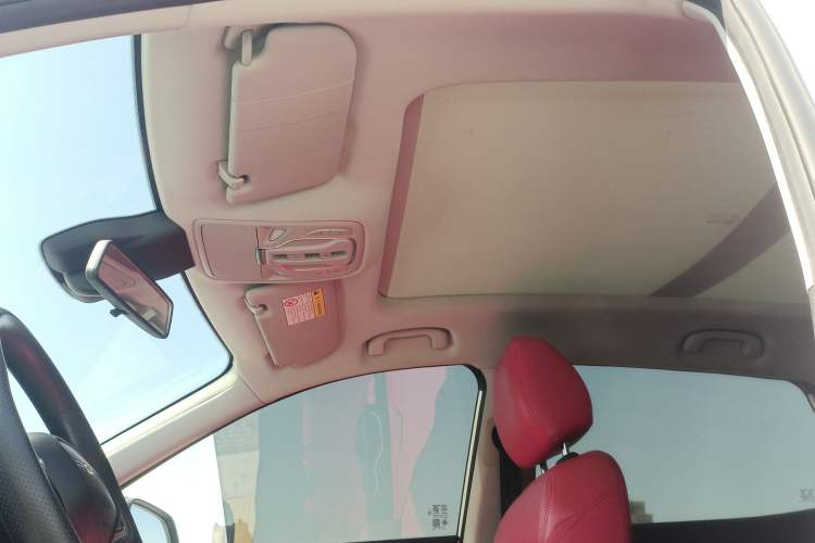 Used Roewe RX3 2021 PRO 1.6L CVT Elite Model Headliner