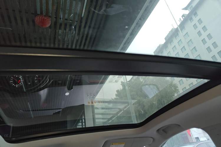 Used Roewe RX3 2021 PRO 1.6L CVT Flagship Model Headliner