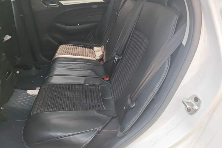 Used Roewe RX3 2021 PRO 1.6L Manual Flagship Model Left Rear Seat