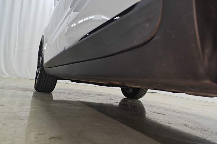 Used Roewe RX3 2021 PRO 1.6L CVT Elite Model Left Side Sill