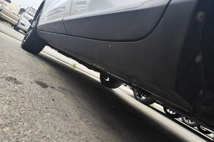 Used Roewe RX3 2021 PRO 1.6L CVT Elite Model Left Side Sill