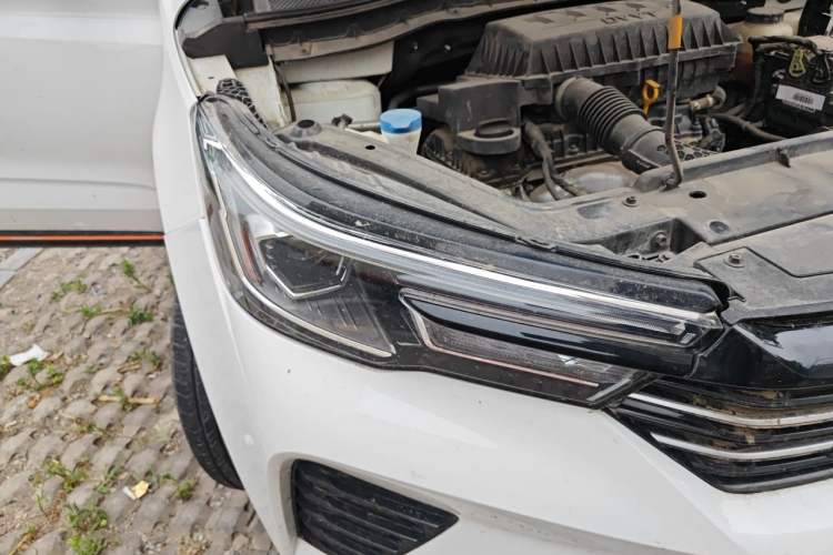 Used Roewe RX3 2021 PRO 1.6L Manual Flagship Model Right Front Headlight