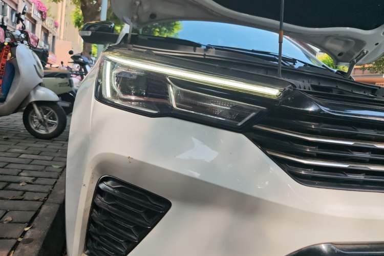Used Roewe RX3 2021 PRO 1.6L CVT Elite Model Right Front Headlight