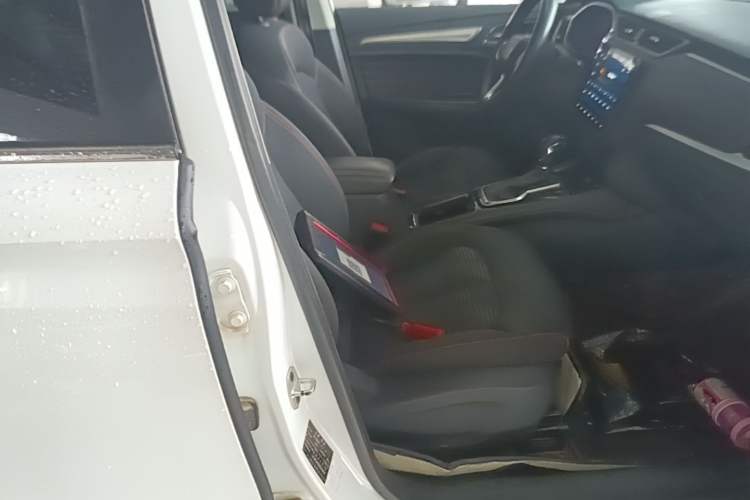 Used Roewe RX3 2021 PRO 1.6L CVT Elite Model Right Front Seat