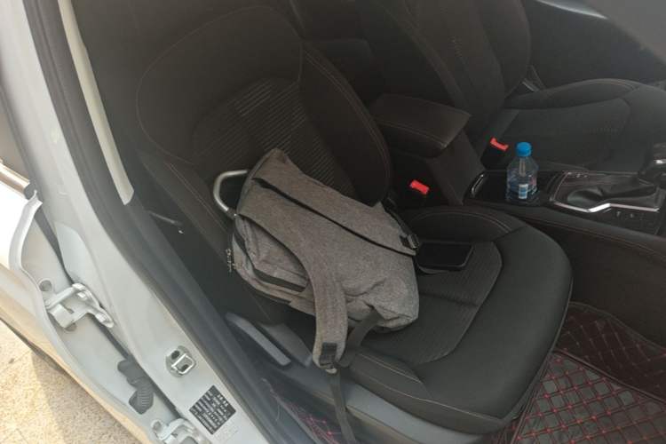 Used Roewe RX3 2021 PRO 1.6L CVT Elite Model Right Front Seat