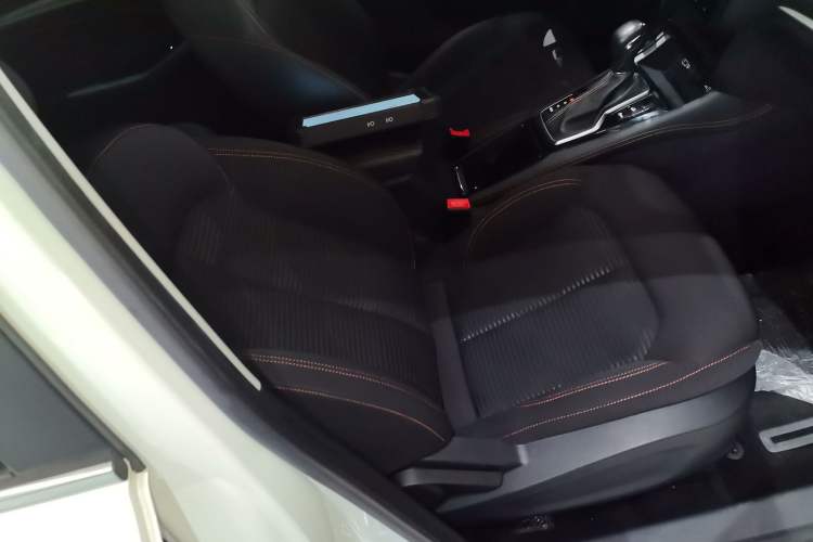 Used Roewe RX3 2021 PRO 1.6L CVT Elite Model Right Front Seat