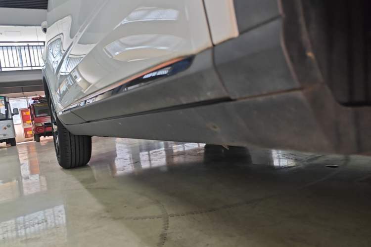 Used Roewe RX3 2021 PRO 1.6L CVT Elite Model Right Side Sill
