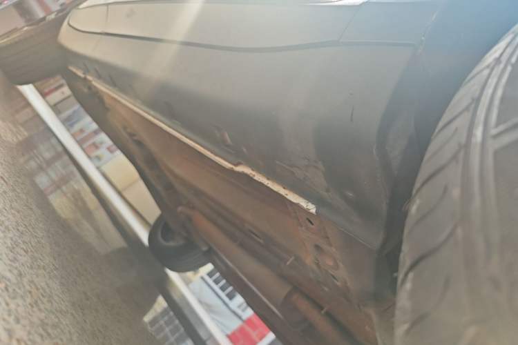Used Roewe RX3 2021 PRO 1.6L CVT Elite Model Right Side Sill